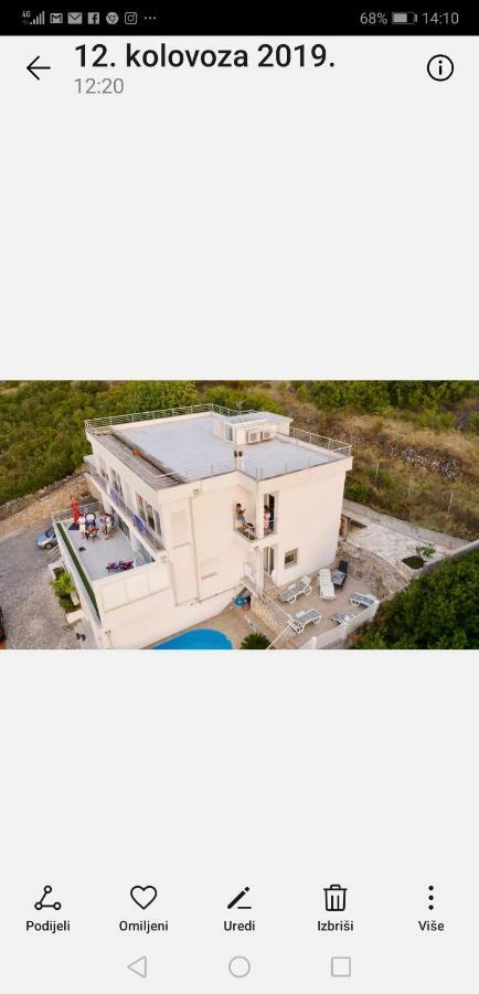 Luxury Apartment Prestige Villa Bellevue Vis Exterior photo